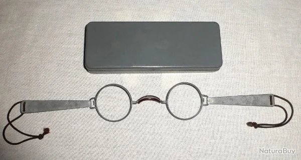 comparez les prix LUNETTES Du MASQUE A GAZ DU SOLDAT ALLEMAND De La PREMIERE GUERRE. /6511 4