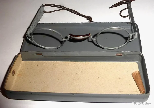 comparez les prix LUNETTES Du MASQUE A GAZ DU SOLDAT ALLEMAND De La PREMIERE GUERRE. /6511 8